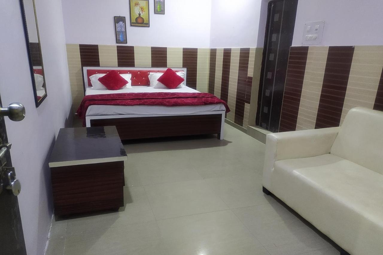 Oyo 82476 Royal Garden גאזיאבאד מראה חיצוני תמונה